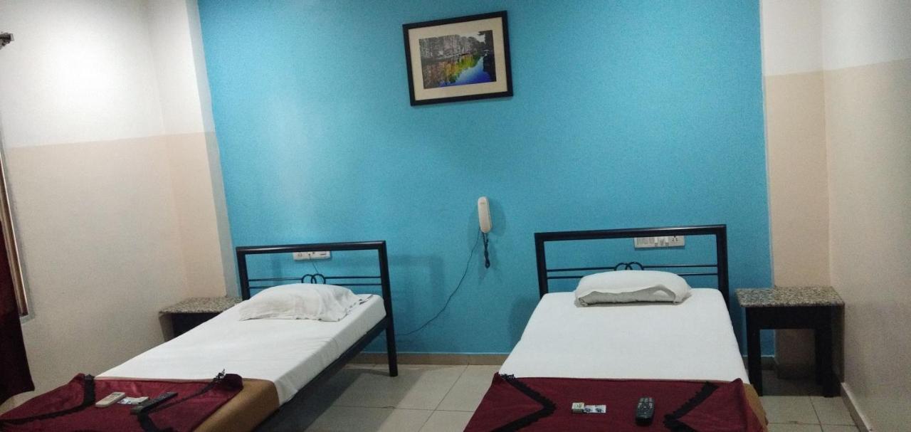 Deccan Comforts Hyderabad Eksteriør billede