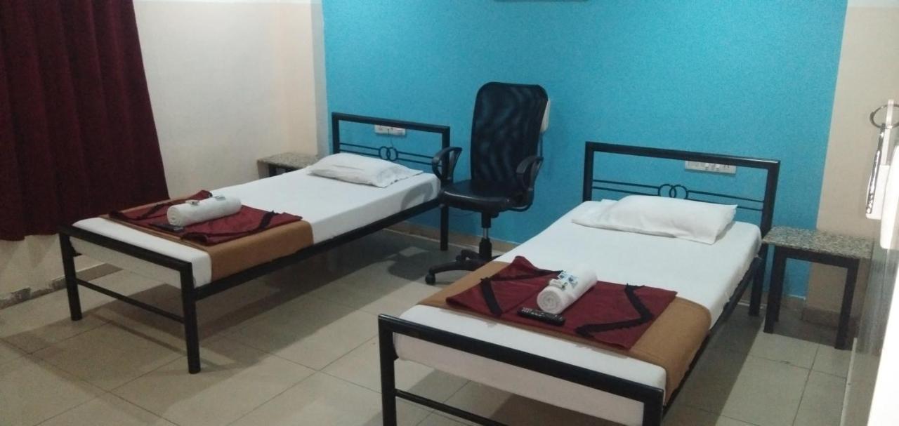 Deccan Comforts Hyderabad Eksteriør billede
