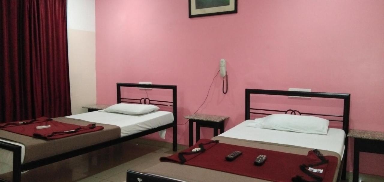 Deccan Comforts Hyderabad Eksteriør billede